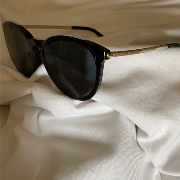 Michael Kors sunglasses - Picture 3 of 5